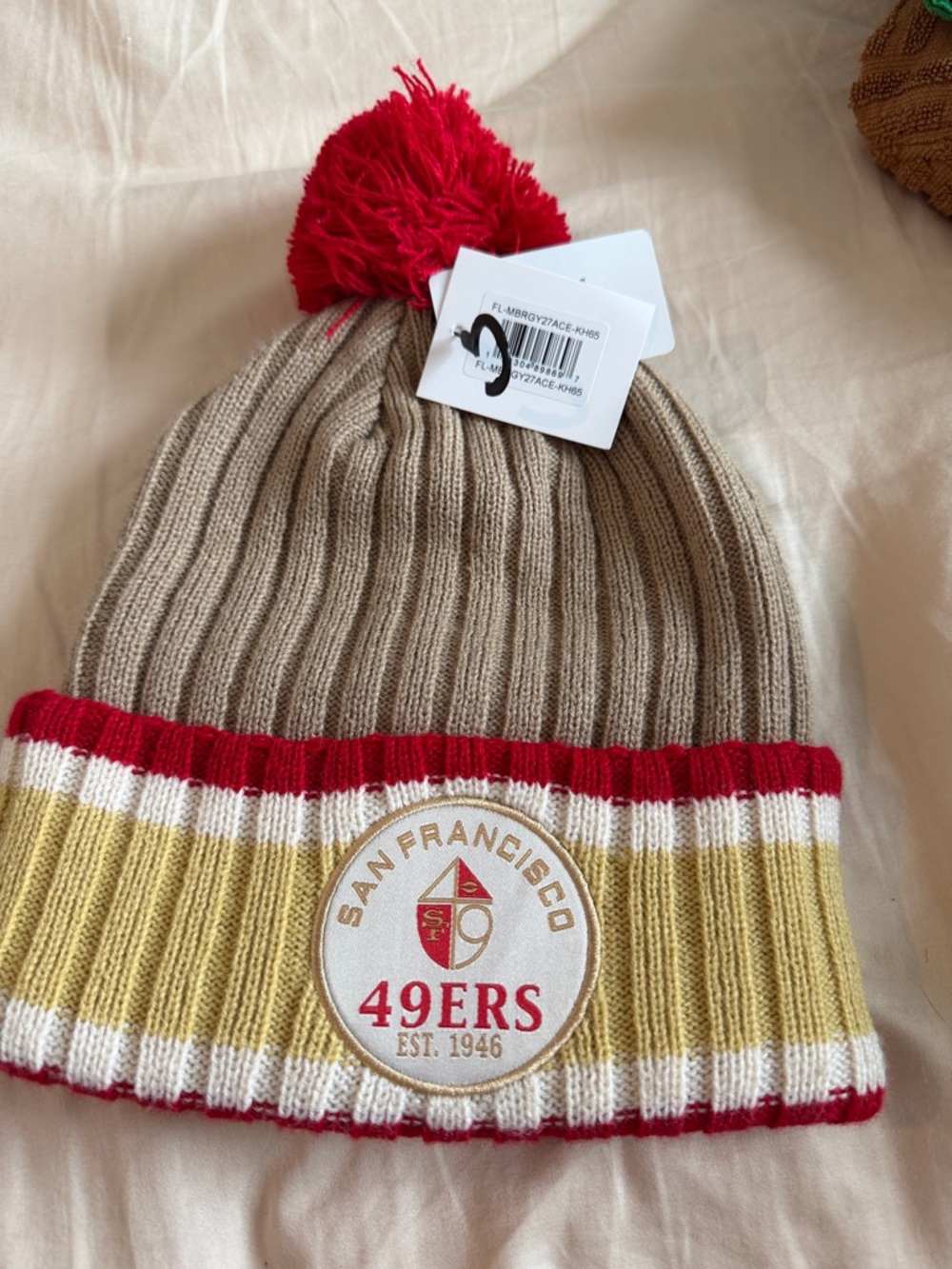 NFL Pom Beanie - Red Pom, Tan Knit